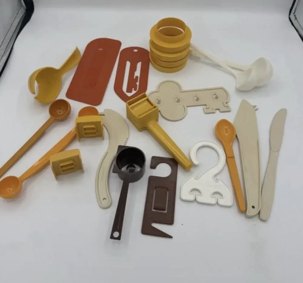 Lot Of 21 Vintage Tupperware Kitchen & Household Tools/Gadgets